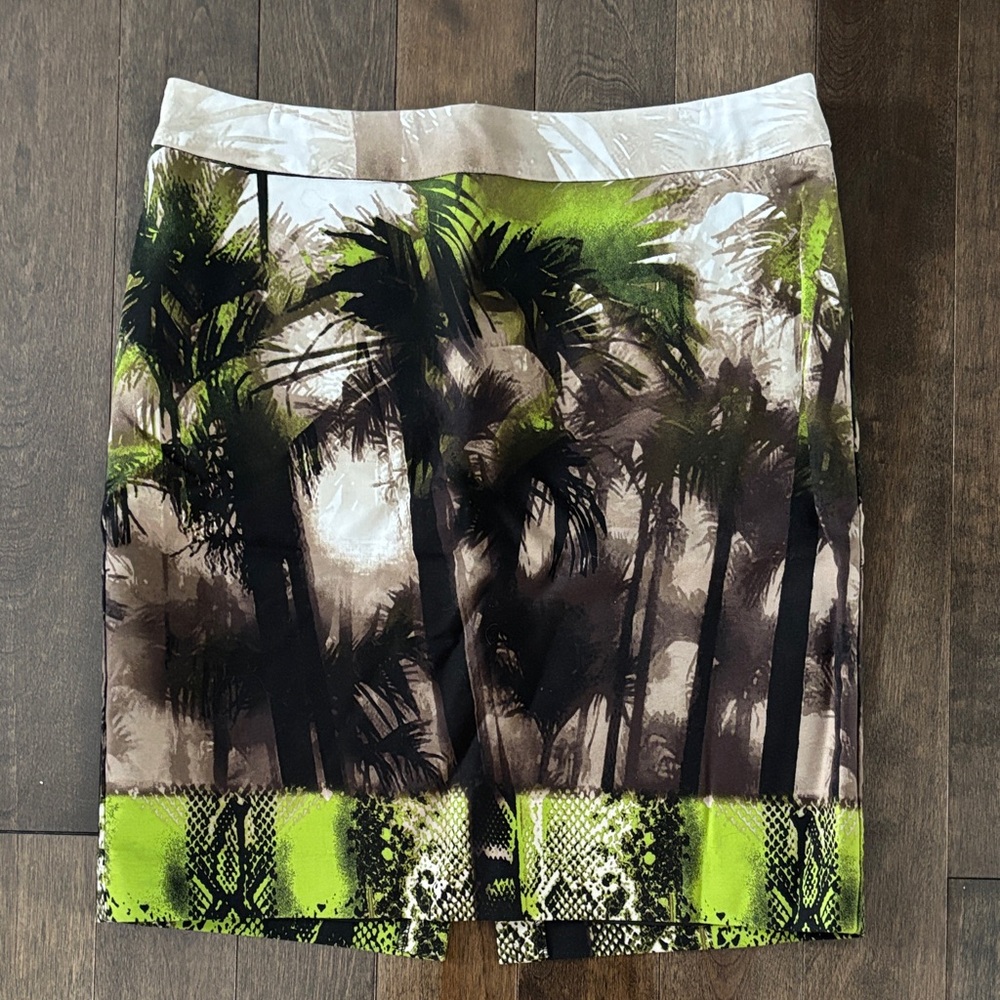 Worthington Jungle Green, Beige and Black Skirt lined Size 4 NWOT